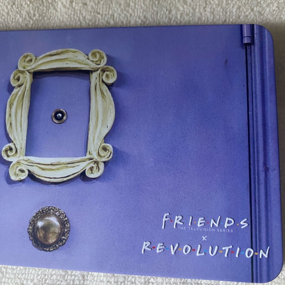 Revolution Purple Door Frame Face Palette - Picture 2 of 10